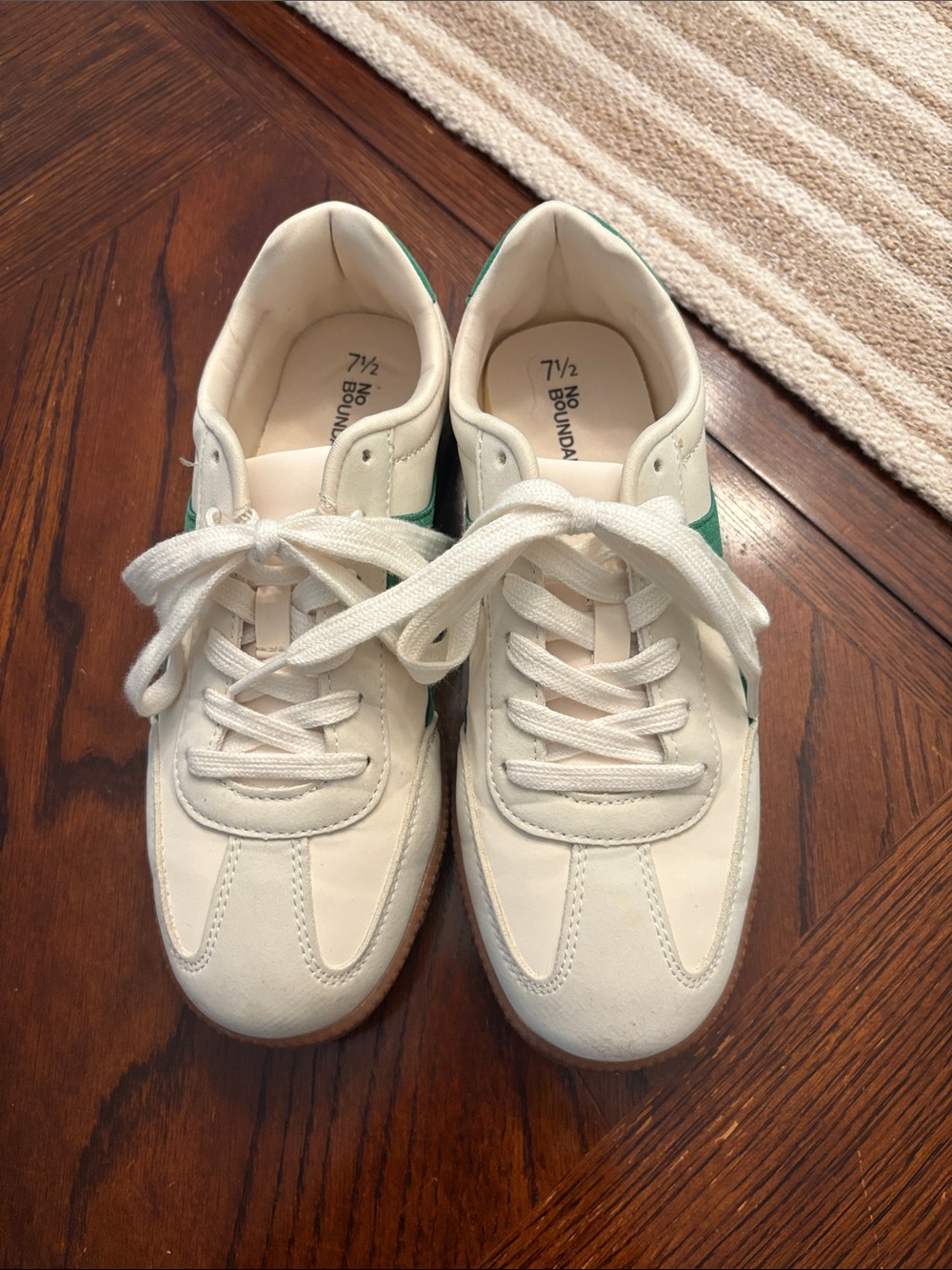 No Boundaries White and Green Women's Sneakers